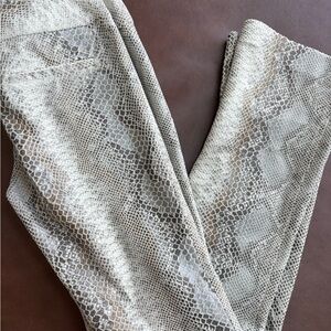 Alice + Olivia Faux Snake Skin Flare Pants Size 2